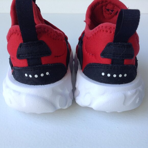 ⭐NIKE TODDLER SLIP-ON SNEAKERS in Red, size 5 - LIKE NEW ⭐ - Picture 5 of 7